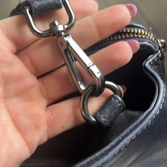 Matt & nat vintage satchel in navy with shoulder strap - Picture 12 of 15